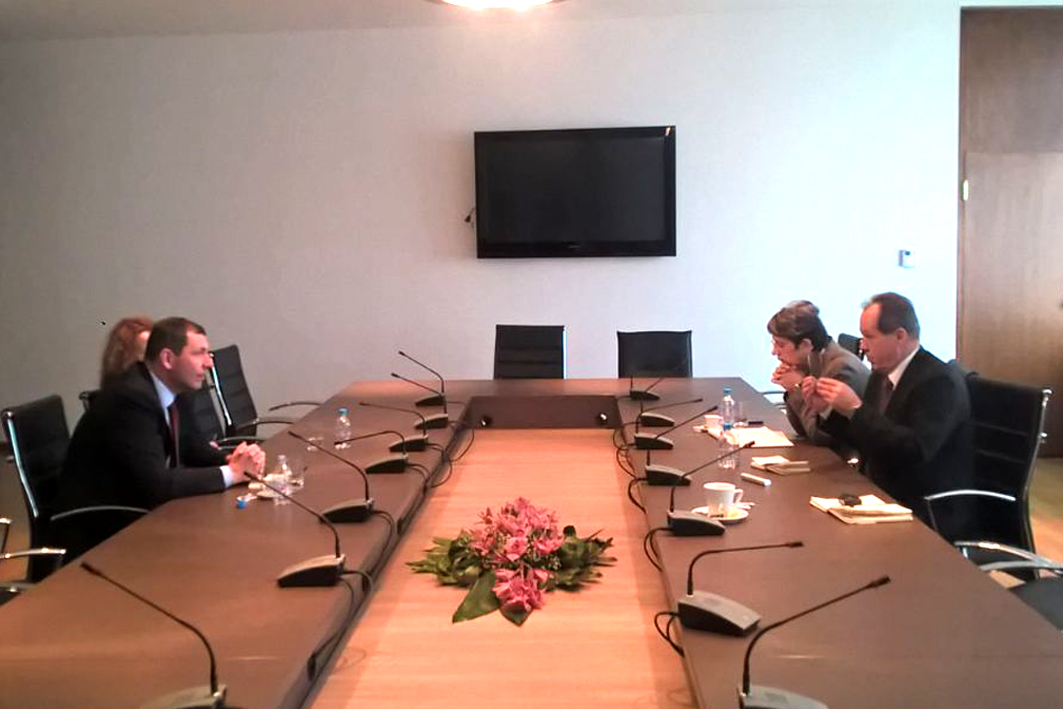 Предсједавајући Заједничке комисије за одбрану и безбједност БиХ Сифет Поџић разговарао са војним аташем САД